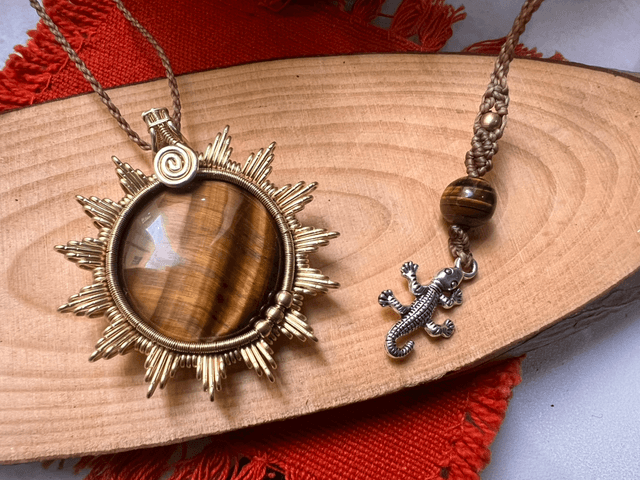 Solar Gecko🦎 Tiger Eye Amulet