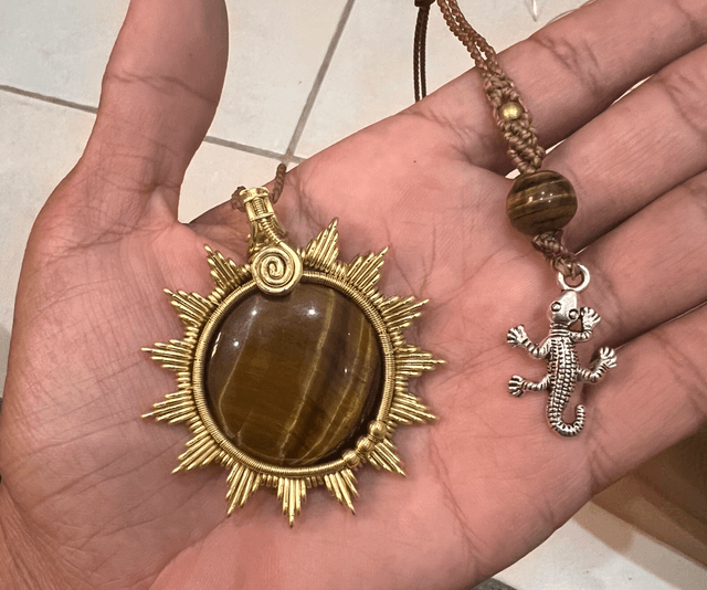 Solar Gecko🦎 Tiger Eye Amulet